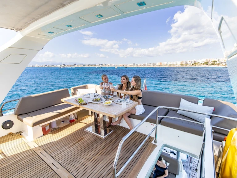 Wynajem łodzi Prestige Yachts BLUE M w Neapol na SamBoat 