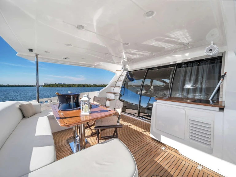 Wynajmij Azimut LUPO II w Sunny Isles Beach