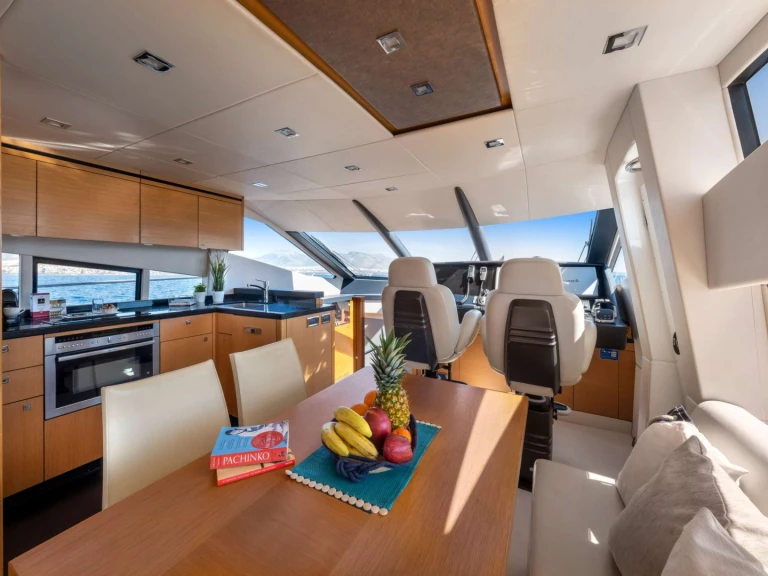 Wynajem Luksusowy jacht Sunseeker z patentem 