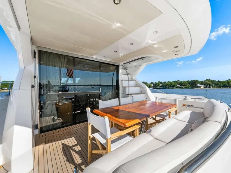 Wynajem Luksusowy jacht Sunseeker z patentem 