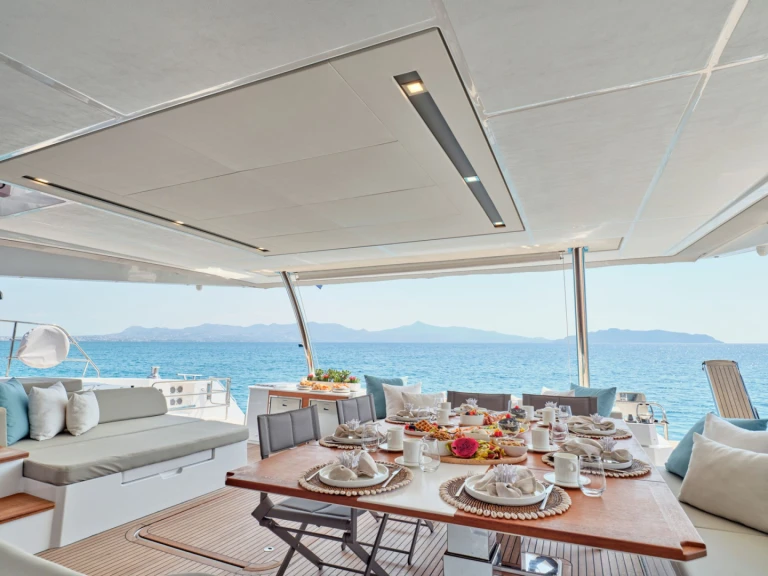 Wynajmij Fountaine Pajot ELLY w Piraeus