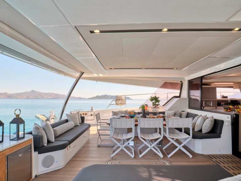 Wynajem Luksusowy jacht Fountaine Pajot z patentem 