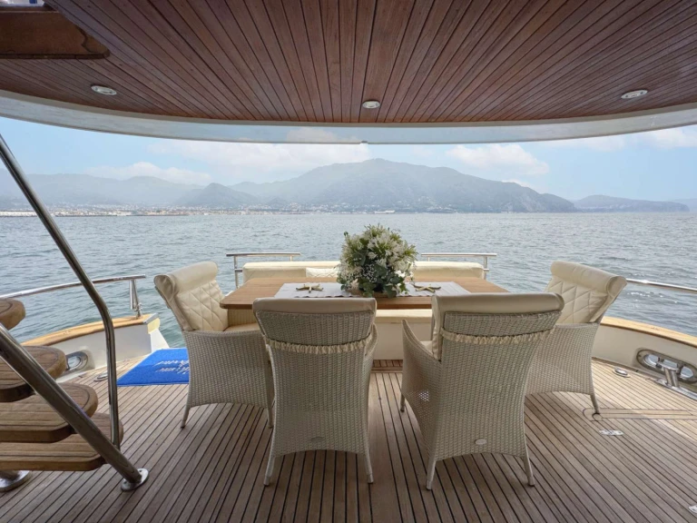 Wynajmij Terranova Yachts AZUR w Castellammare di Stabia