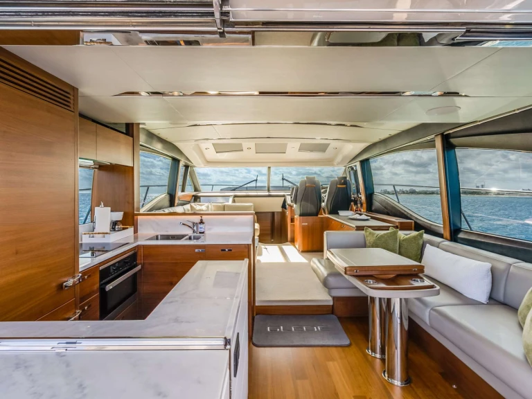 Wynajmij Luksusowy jacht z lub bez skippera Princess, UK w Sag Harbor Cove