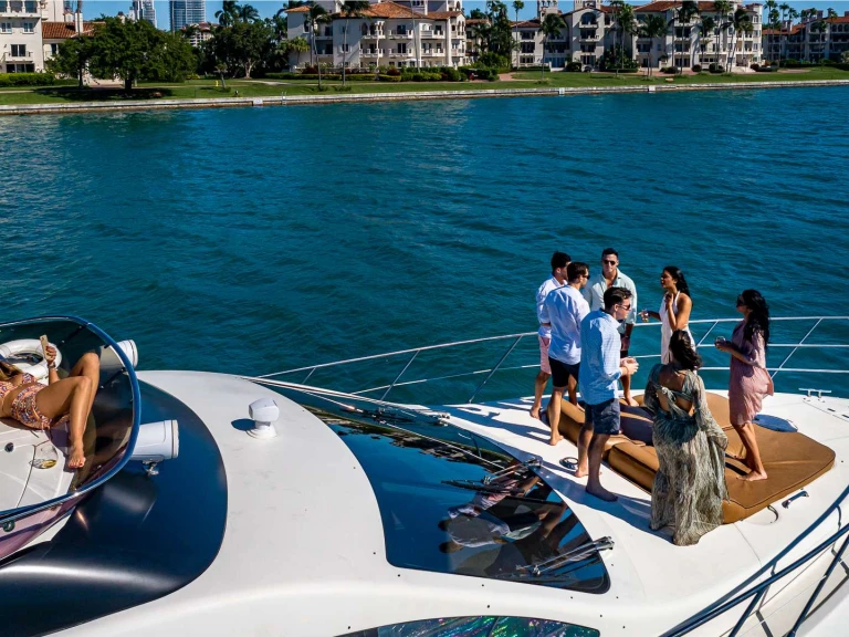 Wynajmij Azimut Priceless w Miami