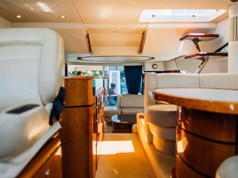 Wynajmij Luksusowy jacht z lub bez skippera Fairline-Squadron w Picton