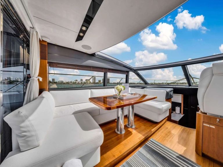 Wynajem łodzi Princess, UK Tatou w Sag Harbor na SamBoat 