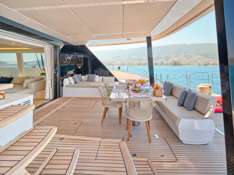 Wynajmij Sunreef GENNY w Piraeus