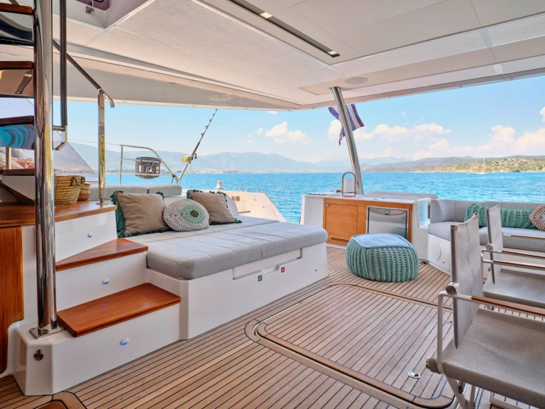 Wynajmij Luksusowy jacht z lub bez skippera Fountaine Pajot w Piraeus