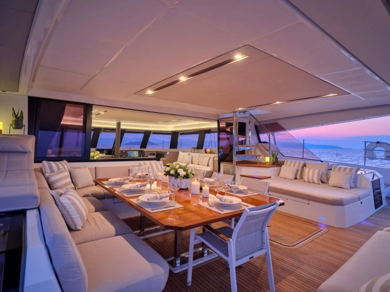 Wynajem Luksusowy jacht Fountaine Pajot z patentem 