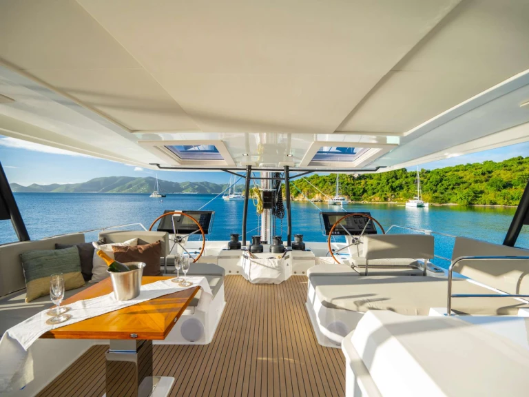 Wynajem Luksusowy jacht Fountaine Pajot z patentem 