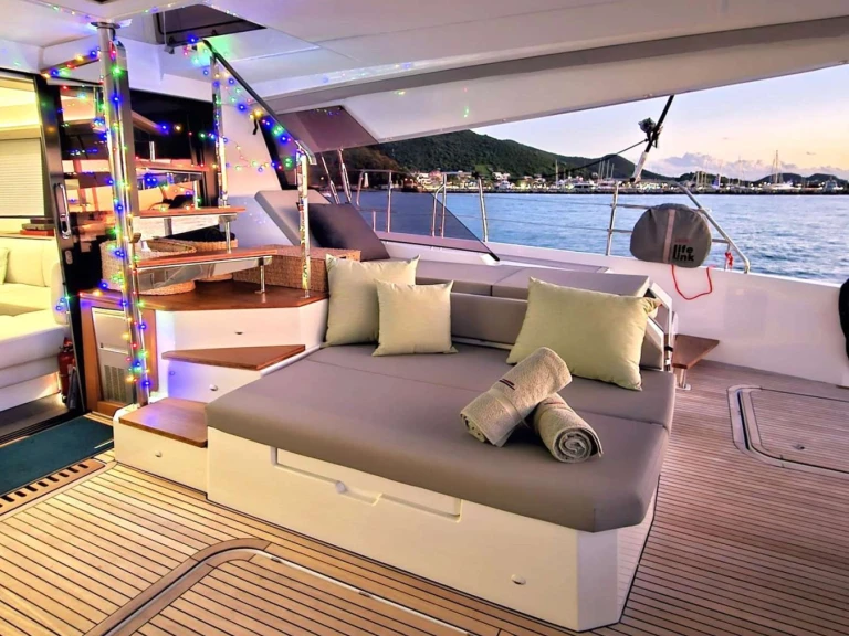 Wynajem łodzi Fountaine Pajot LOOMA w Korsyka na SamBoat 