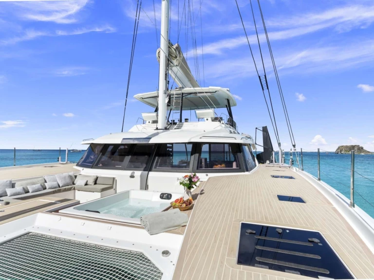 Wynajem Katamaran w Korsyka - Fountaine Pajot ADEONA