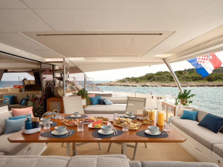 Wynajmij Luksusowy jacht z lub bez skippera Fountaine Pajot w Chorwacja