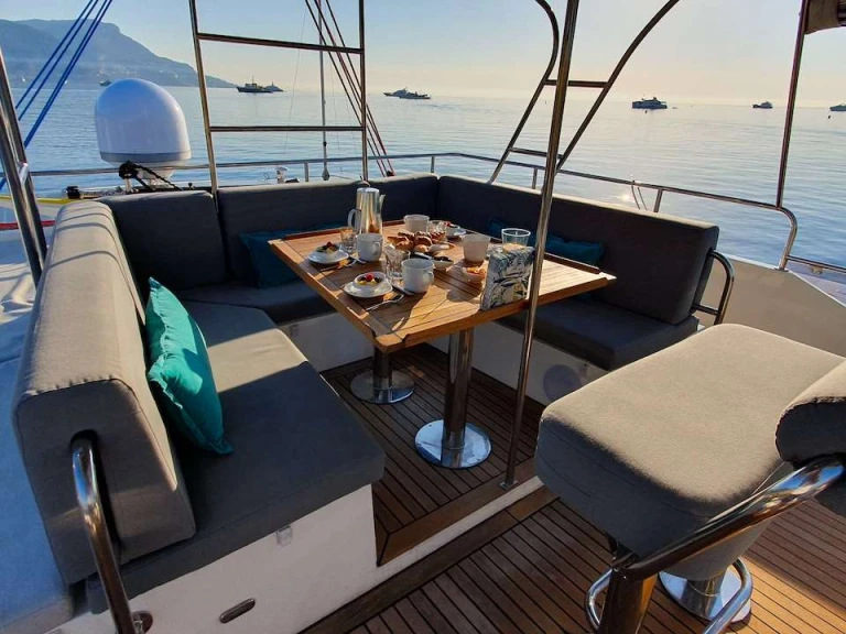 Wynajmij Luksusowy jacht z lub bez skippera Sunreef w Porto-Vecchio