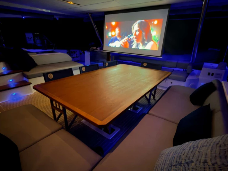 Wynajmij Fountaine Pajot CATALYST w Nassau