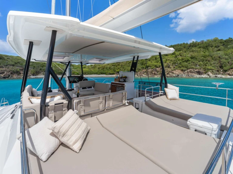 Fountaine Pajot PLUS 10 między profesjonalistami a osobami prywatnymi w Brytyjskie Wyspy Dziewicze