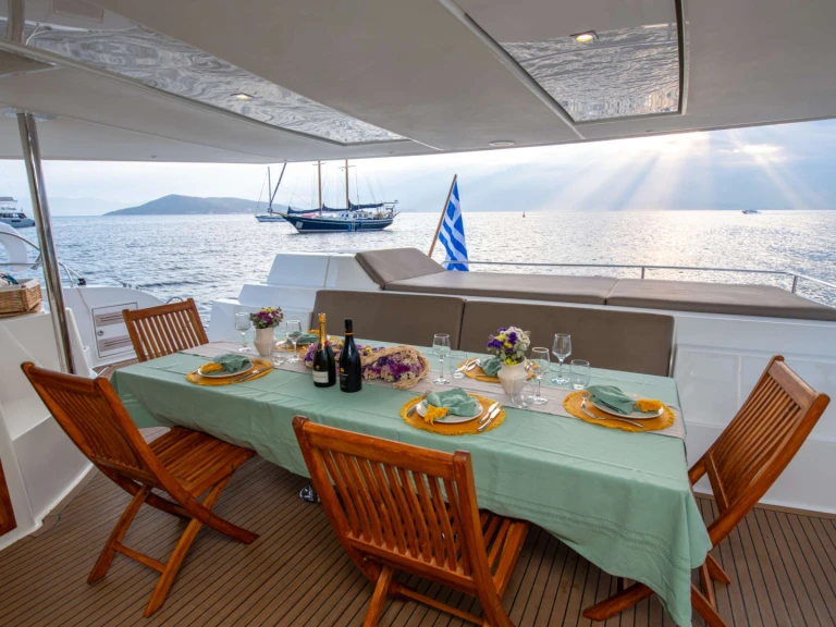 Wynajem łodzi Fountaine Pajot HIGHJINKS  w Piraeus na SamBoat 