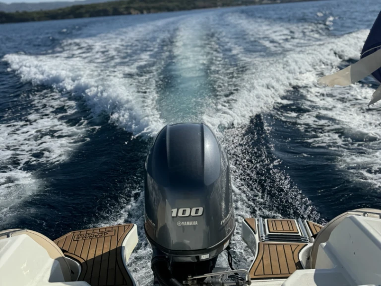 Wynajem łodzi Bandol tanio fanale marine 