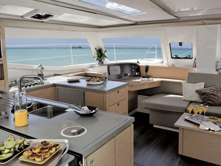 Wynajem Luksusowy jacht Fountaine Pajot z patentem 