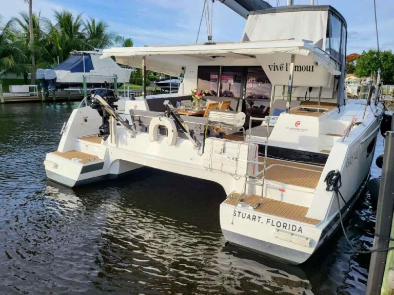 Wynajem Luksusowy jacht Fountaine Pajot z patentem 