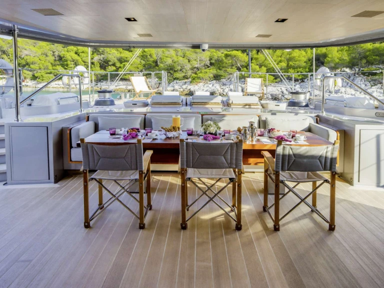 Wynajem Luksusowy jacht Perini Navi z patentem 