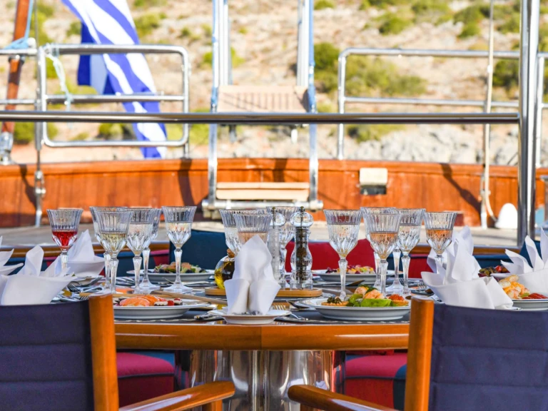 Wynajem Luksusowy jacht w Neapol - Perini Navi Tamarita