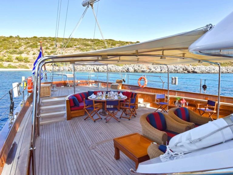 Wynajmij Luksusowy jacht z lub bez skippera Perini Navi w Neapol