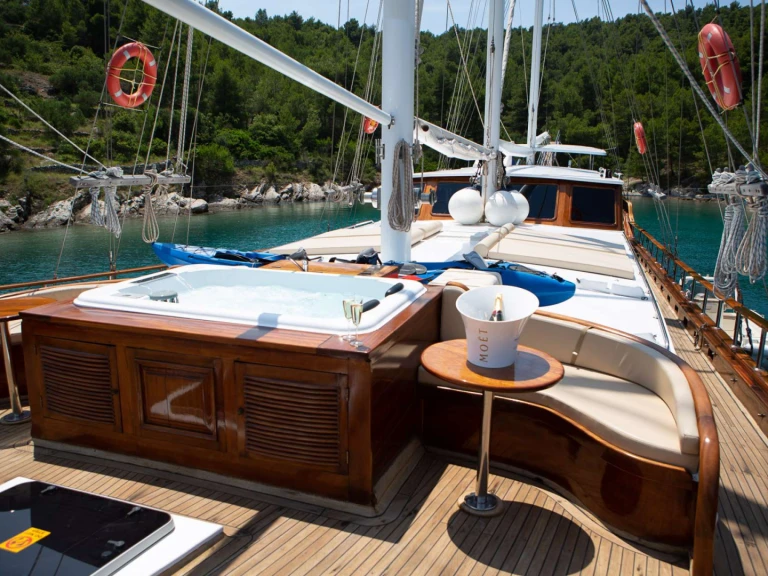 Wynajem łodzi costume Dolce Vita w Sibenik na SamBoat 