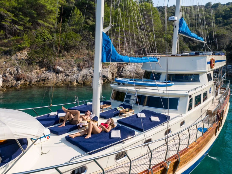 Luksusowy jacht do wynajmu w Split w najlepszej cenie