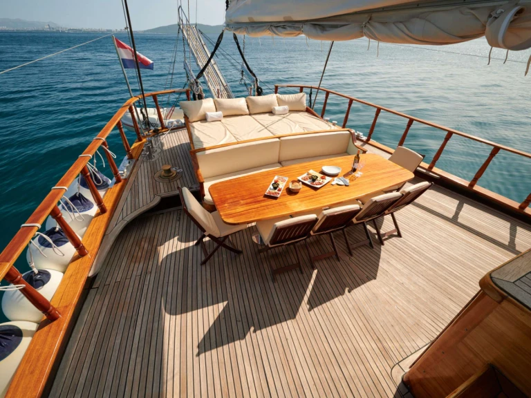 Wynajem Luksusowy jacht w Kastel Gomilica - Custom QUEEN OF ADRIATIC