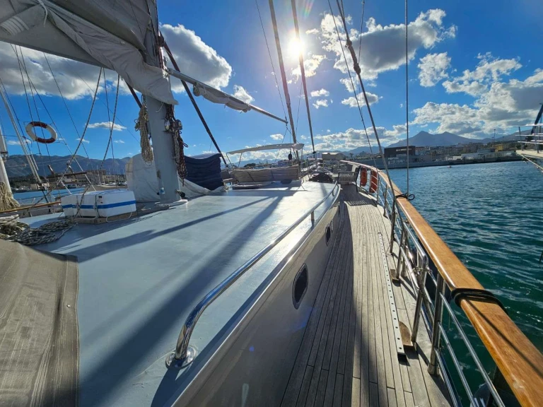 Custom built - Bodrum DREAM A między profesjonalistami a osobami prywatnymi w Capo d'Orlando