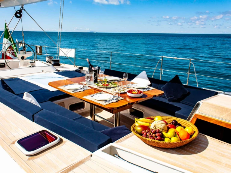 Wynajmij Luksusowy jacht z lub bez skippera Franchini Yachts w Punta Ala