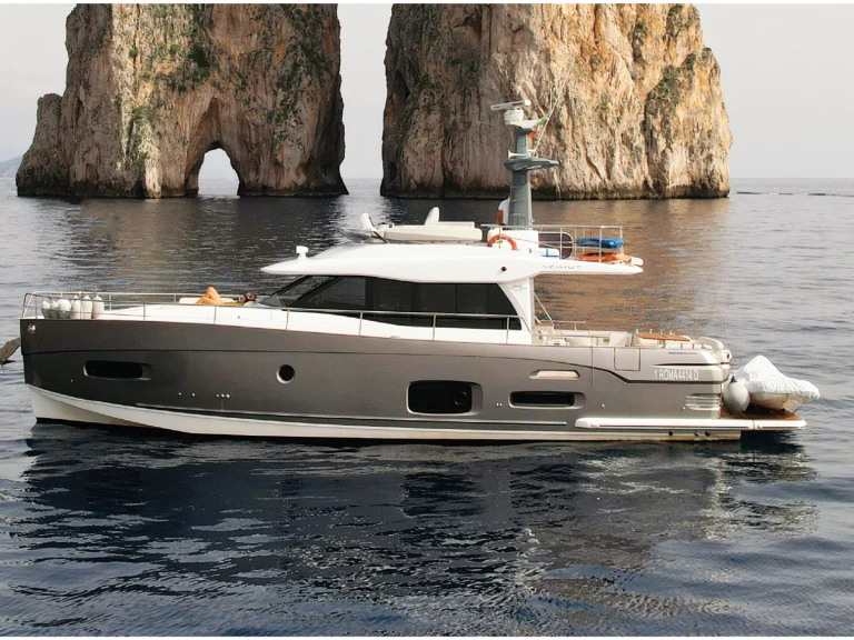 Wynajem Motorówka w Forio - Azimut Azimut Magellano 53