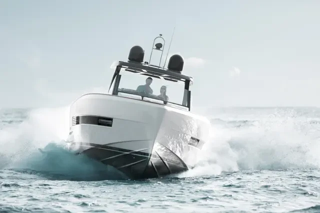 Wynajmij Fjord Fjord 42 Open w Saint-Tropez