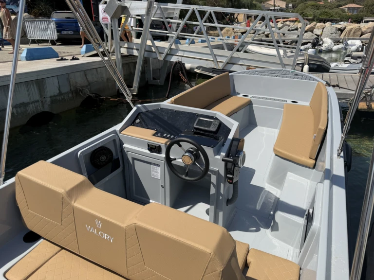 Wynajmij Valory 525 w Porto Pollo