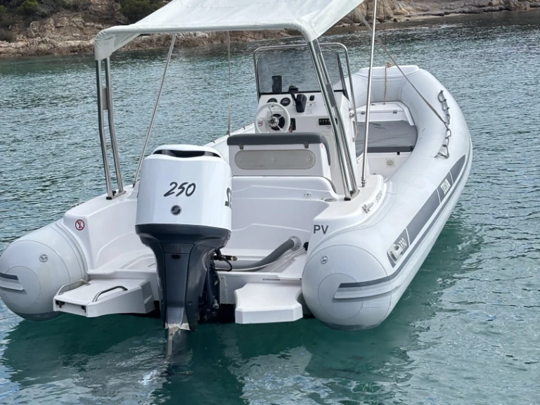 Wynajmij Łódż półsztywna z lub bez skippera Joker Boat w Hyeres
