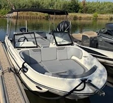 Wynajmij Motorówka z lub bez skippera Bayliner w Hyeres