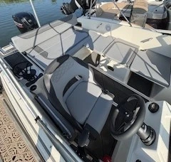 Motorówka do wynajmu w Hyeres w najlepszej cenie