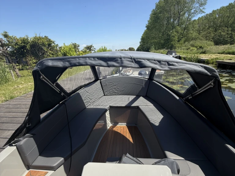 Wynajem Motorówka Aqua24 z patentem 