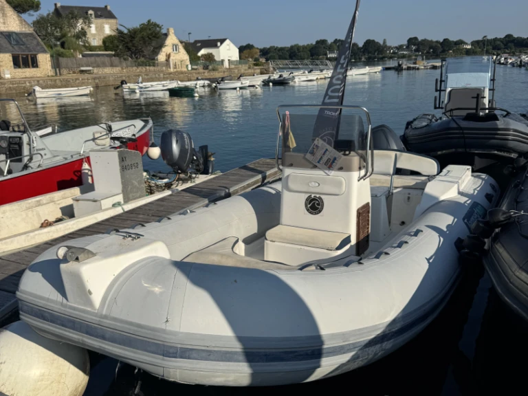 Wynajem łodzi Capelli Tempest 650 Open w Baden na SamBoat 