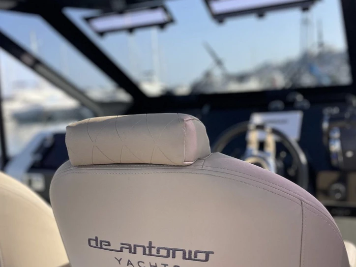 Wynajem Motorówka w Marbella - De Antonio D34 Xplorer