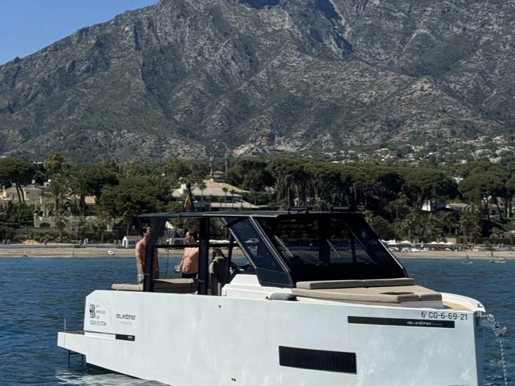 Wynajmij De Antonio D34 Xplorer w Marbella