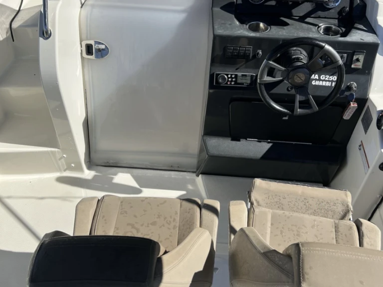Wynajem łodzi Quicksilver Activ 675 Sundeck w Marsylia na SamBoat 