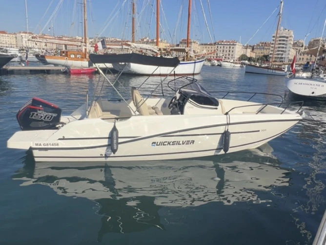 Quicksilver Quicksilver 705 Cruiser między profesjonalistami a osobami prywatnymi w Marsylia