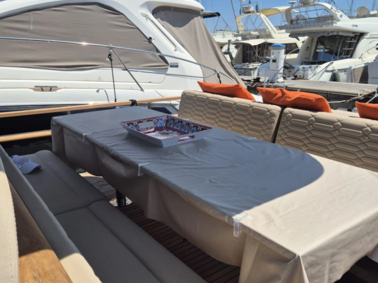Wynajem Motorówka nautica esposito positano z patentem 