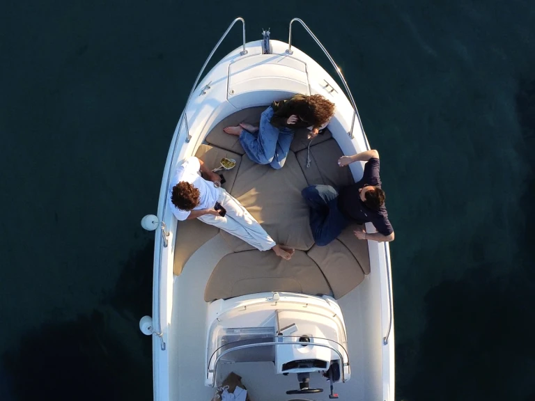Wynajem w Cannes- Jeanneau CAP CAMARAT 6,5 CC Style na SamBoat