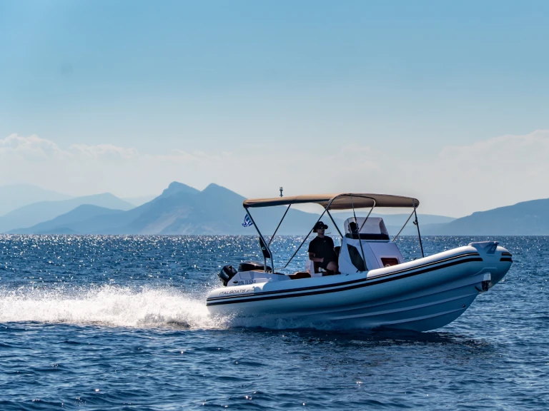 Wynajem Łódż półsztywna Italboats z patentem 