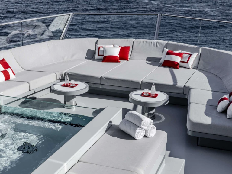 Wynajmij Silent Yachts BOLD w Porto Cervo