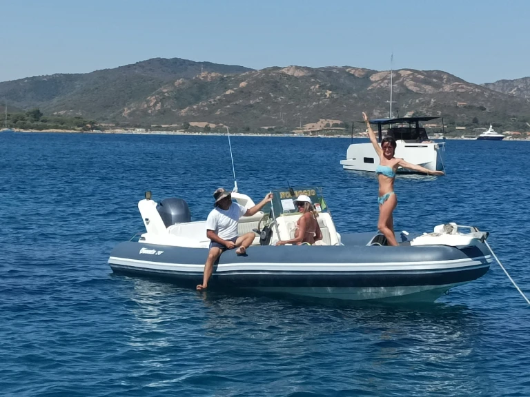 Wynajem Łódż półsztywna Marlin Boat z patentem 
